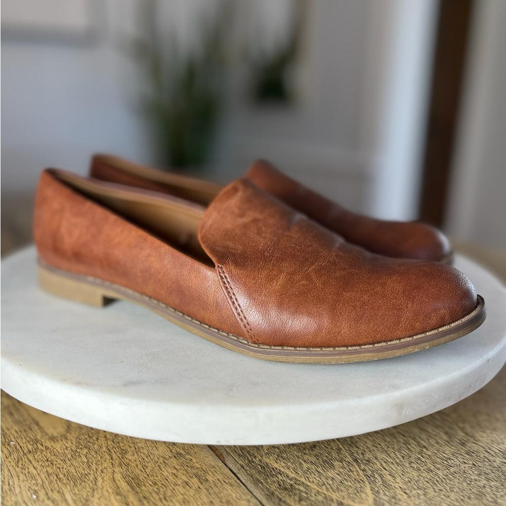 Size 8.5 Indigo Rd loafers